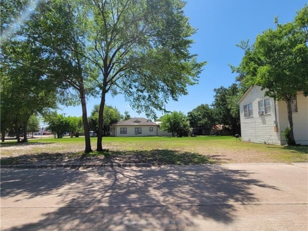 Listing Image #3 - Others for sale at 2700 & 2704 Maloney Avenue, Bryan TX 77801