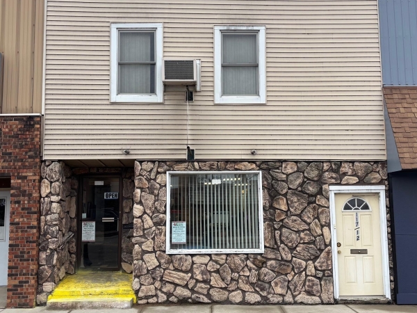 Listing Image #1 - Retail for sale at 117 W Bremer Avenue, Waverly IA 50677