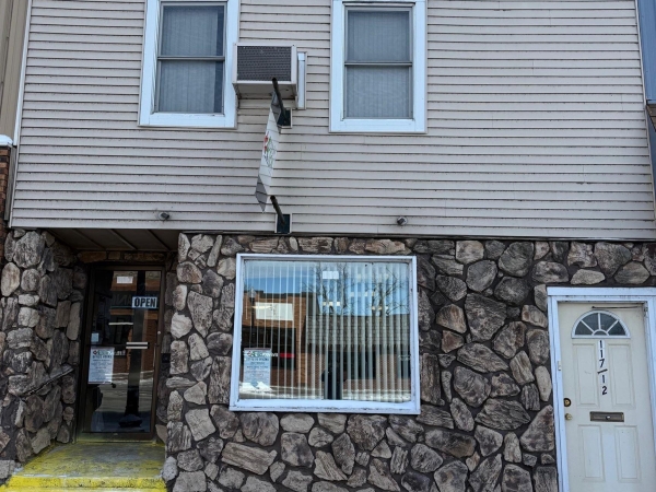 Listing Image #2 - Retail for sale at 117 W Bremer Avenue, Waverly IA 50677
