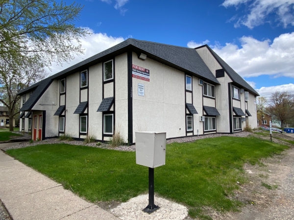 Listing Image #2 - Multi-family for sale at 1310 6th Avenue South 1320 6th Avenue South, St. Cloud MN 56301