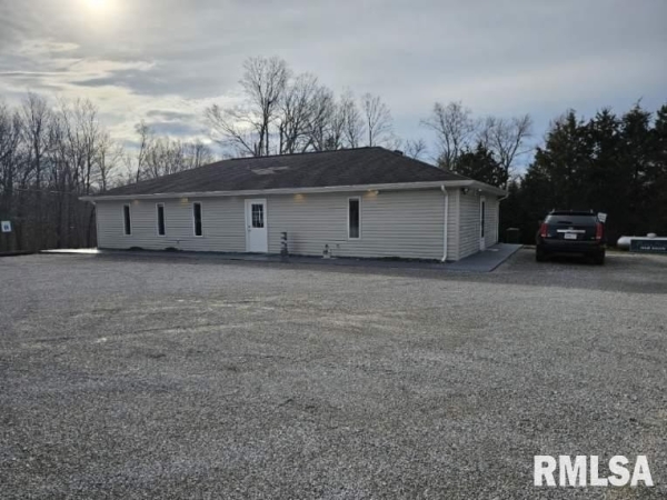 Listing Image #1 - Others for sale at 16275 N IL Hwy 37, Mt Vernon IL 62864