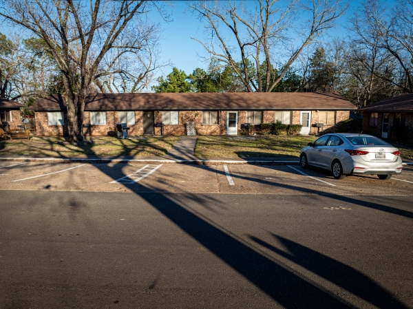 Listing Image #2 - Multi-family for sale at 1006 Plum St, Winnsboro TX 75494