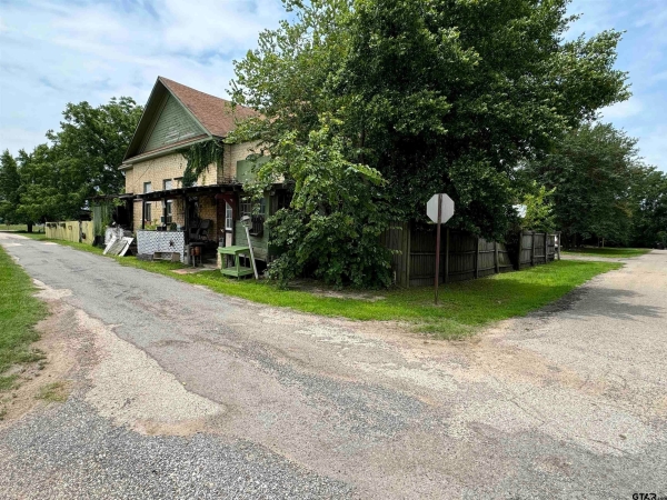 Listing Image #1 - Others for sale at 00 W 6th, Winfield TX 75493