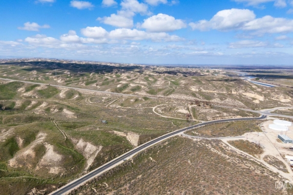Listing Image #2 - Land for sale at 30300 Golf Course Road, Taft CA 93268