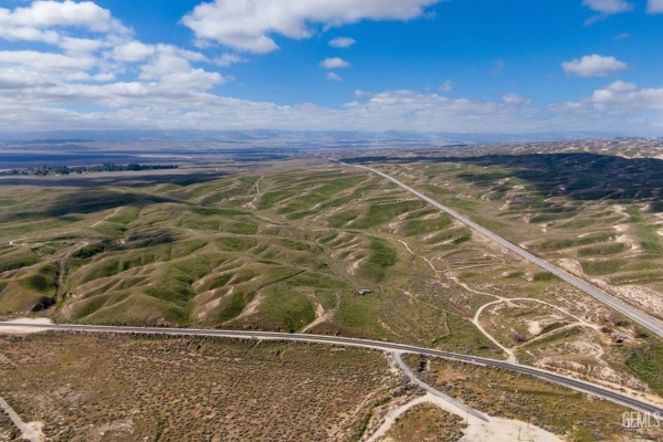 Listing Image #3 - Land for sale at 30300 Golf Course Road, Taft CA 93268