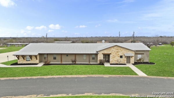 Listing Image #3 - Industrial for sale at 17606 Tucker Place, San Antonio TX 78221