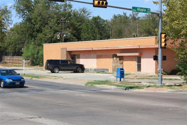 Listing Image #1 - Retail for sale at 1901 N 25th Street, Waco TX 76707