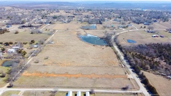 Listing Image #3 - Land for sale at 439 Maiden Lane, Henryetta OK 74437