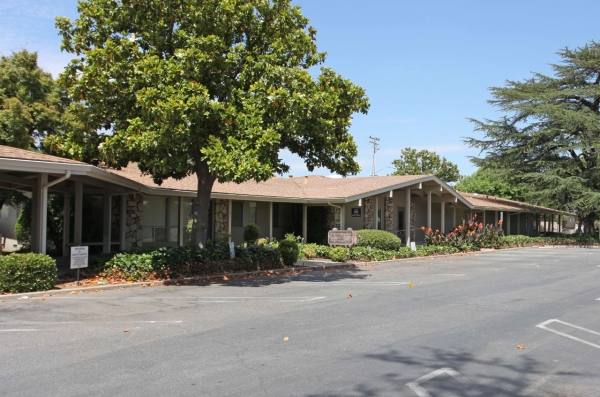 Listing Image #1 - Office for sale at 803 Coffee Rd., Modesto CA 95350