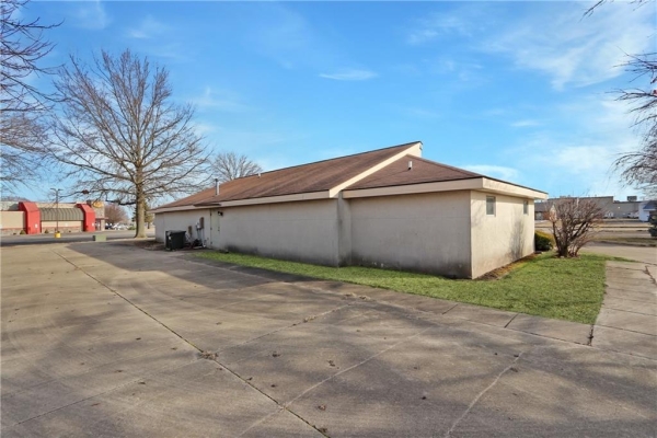 Listing Image #3 - Office for sale at 220 E Richmond Ave, Mattoon IL 61938