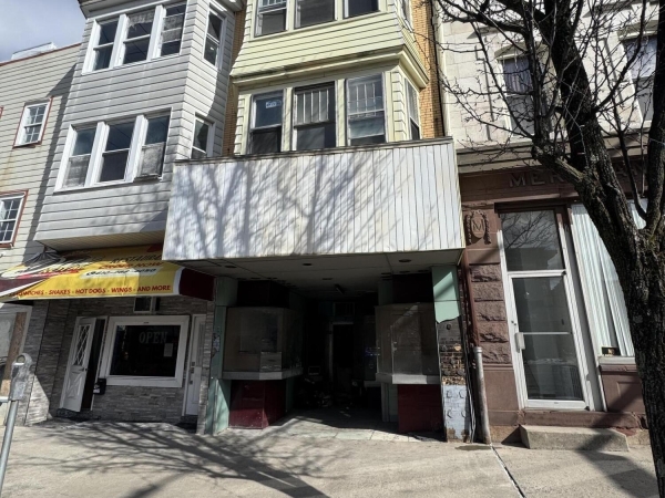 Listing Image #2 - Others for sale at 105 N MAIN Street, Shenandoah PA 17976