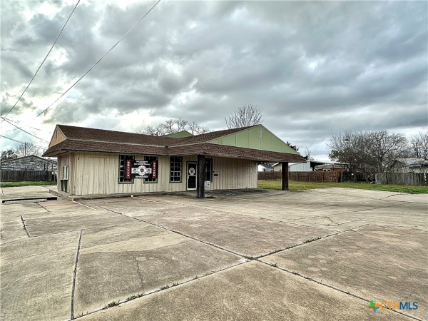 Listing Image #3 - Others for sale at 901 N Ben Jordan Street, Victoria TX 77901
