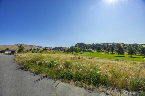 Listing Image #2 - Land for sale at 8 AIRPORT ADDITION, PATEROS WA 98846