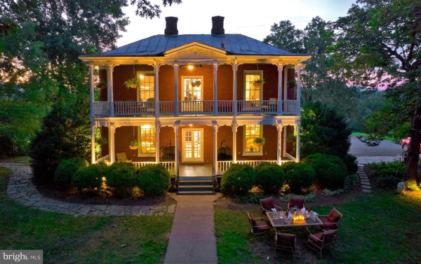 Listing Image #2 - Bed Breakfast for sale at 294 Freshwater Cove Ln, Lovingston VA 22949