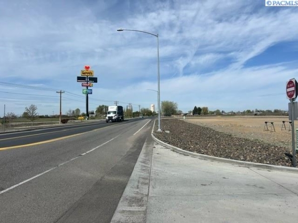 Listing Image #2 - Land for sale at Lot 4 Wine Country Rd, Prosser WA 99350
