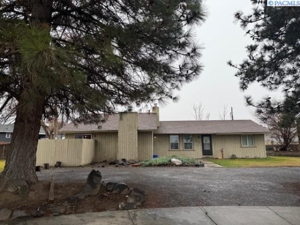 Listing Image #1 - Multi-family for sale at 502 S Conway Pl, Kennewick WA 99336
