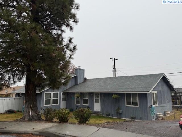 Listing Image #2 - Multi-family for sale at 502 S Conway Pl, Kennewick WA 99336