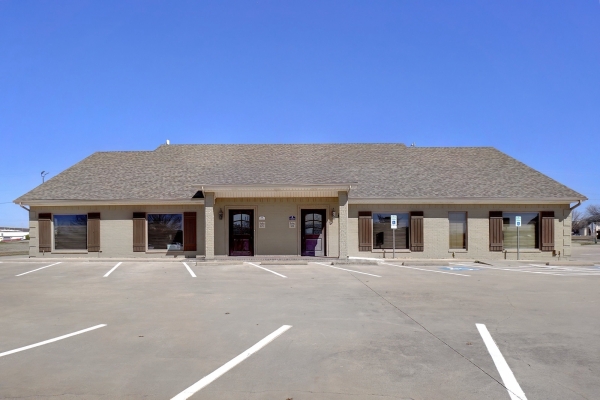 Listing Image #1 - Office for sale at 809 Woodrow Wilson Ray Circle, Bridgeport TX 76426