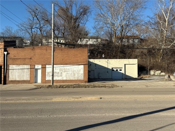 Listing Image #1 - Industrial for sale at 2624 E Broadway, Alton IL 62002