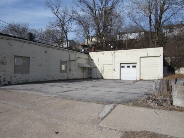 Listing Image #3 - Industrial for sale at 2624 E Broadway, Alton IL 62002