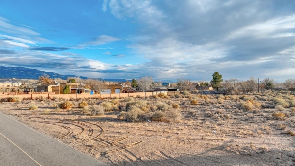 Listing Image #1 - Others for sale at 713 Perfecto Lopez Road, Corrales NM 87048