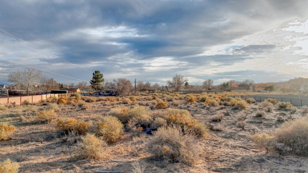 Listing Image #2 - Others for sale at 713 Perfecto Lopez Road, Corrales NM 87048