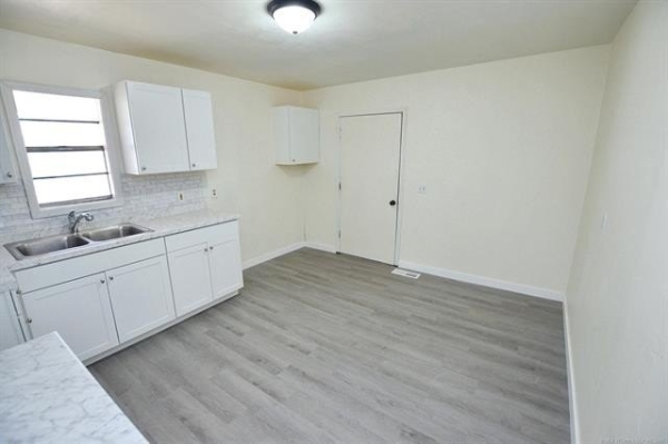 Listing Image #3 - Others for sale at 215 S Maple Avenue, Tahlequah OK 74464