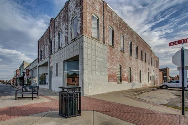 Listing Image #3 - Retail for sale at 306 Don Tyler Street, Dewey OK 74029