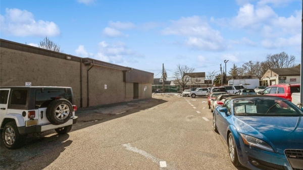 Listing Image #2 - Retail for sale at 146Aa Sunrise Highway, Babylon NY 11757