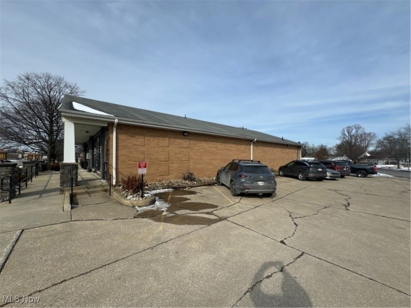 Listing Image #2 - Others for sale at 1727 Portage Trail, Cuyahoga Falls OH 44223