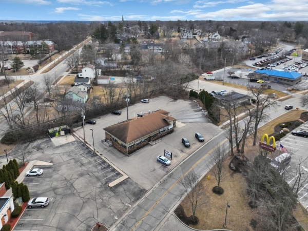 Listing Image #3 - Retail for sale at 131 Wells St, Lake Geneva WI 53147