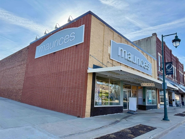 Listing Image #3 - Retail for sale at 17 North Frederick Ave, Oelwein IA 50662