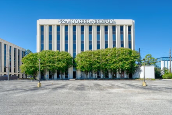 Listing Image #1 - Office for sale at 519 N Sam Houston Parkway E, Houston TX 77060