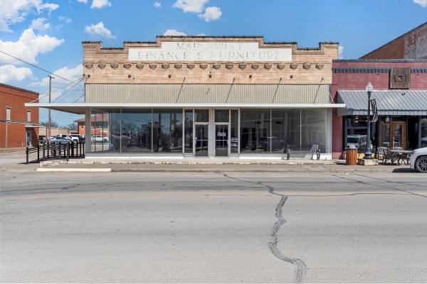 Listing Image #1 - Retail for sale at 201 Elm St, Hillsboro TX 76645