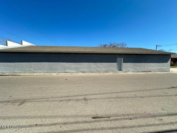 Listing Image #3 - Retail for sale at 643 Division Street, Biloxi MS 39530