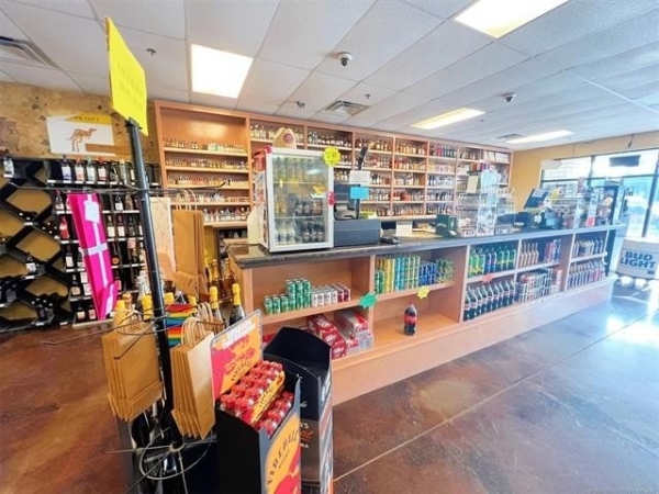Listing Image #3 - Others for sale at 3040 S Muskogee Avenue 102, Tahlequah OK 74464