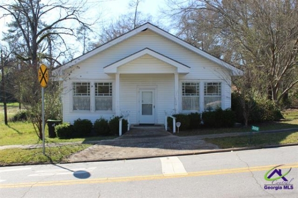 Listing Image #1 - Retail for sale at 309 Engram Street, Montezuma GA 31063