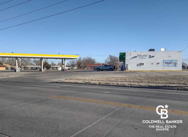 Listing Image #1 - Retail for sale at 1505 W Buffalo Jones Ave, Garden City KS 67846