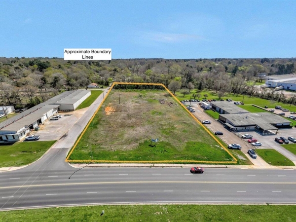 Listing Image #1 - Land for sale at 1303 University Drive, Nacogdoches TX 75901