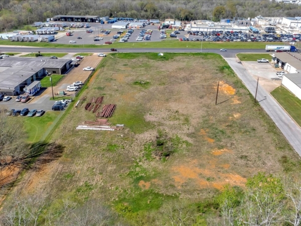 Listing Image #2 - Land for sale at 1303 University Drive, Nacogdoches TX 75901