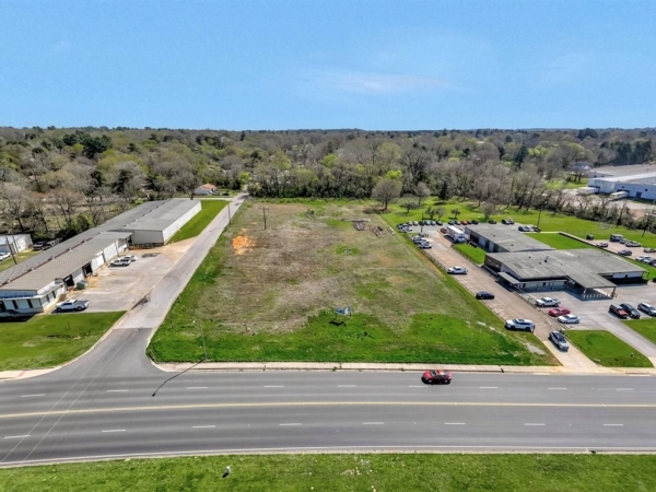 Listing Image #3 - Land for sale at 1303 University Drive, Nacogdoches TX 75901