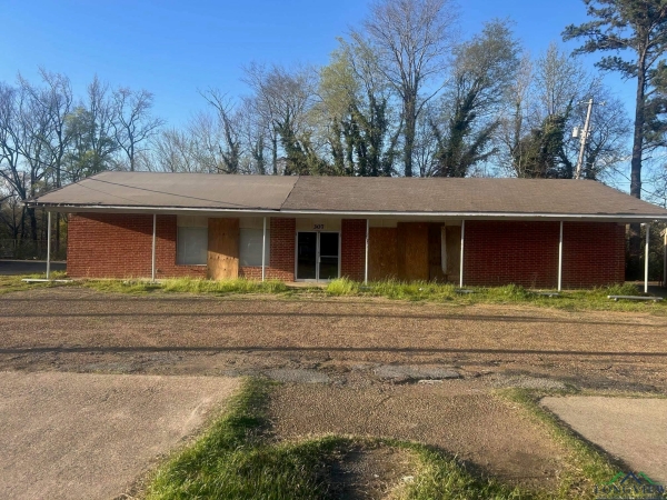 Listing Image #1 - Others for sale at 307 E Pinecrest, Marshall TX 75670