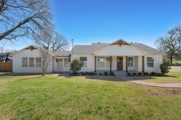 Listing Image #1 - Office for sale at 3320 W Waco Dr, Waco TX 76710