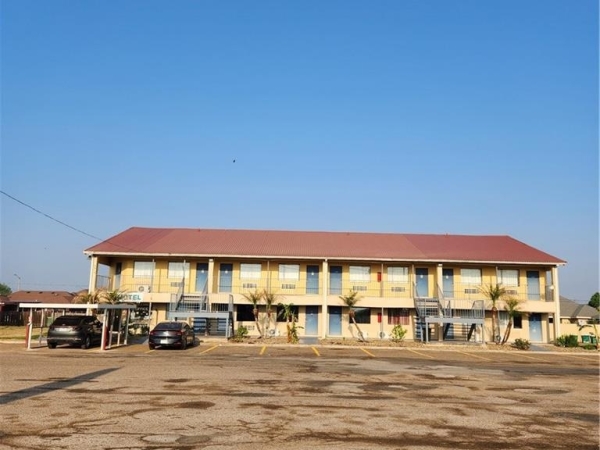 Listing Image #3 - Hotel for sale at 2418 S Cage Blvd, Pharr TX 78572