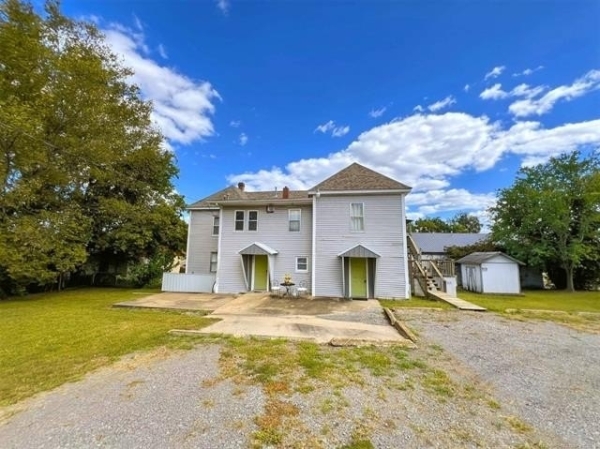 Listing Image #1 - Others for sale at 418 S Muskogee Avenue, Tahlequah OK 74464