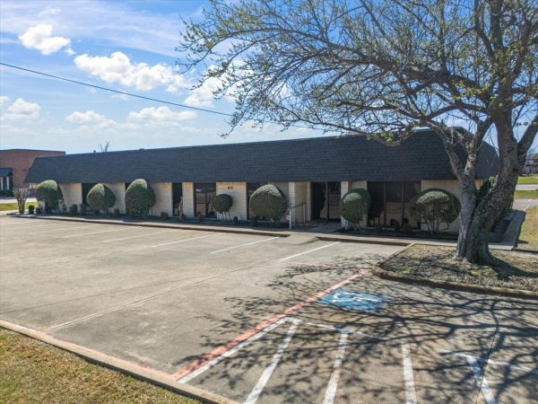Listing Image #3 - Office for sale at 611 S Clay Street, Ennis TX 75119
