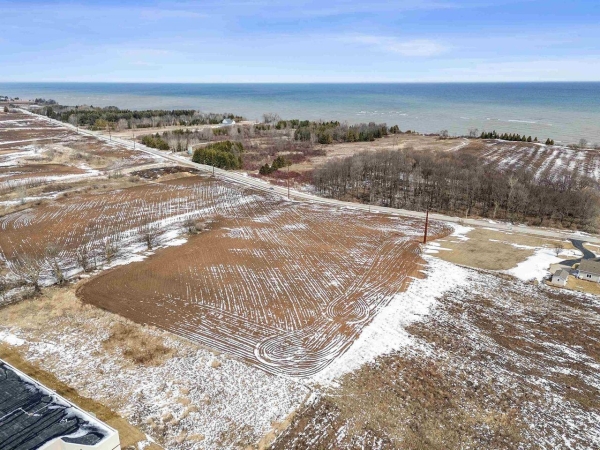 Listing Image #3 - Others for sale at LAKESHORE Drive 3, KEWAUNEE WI 54216