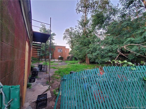 Listing Image #3 - Multi-family for sale at 265 Dixwell Avenue, New Haven CT 06511