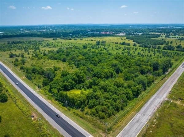 Listing Image #1 - Others for sale at 7 Mathis Park Drive, Tahlequah OK 74464