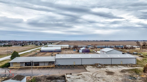 Listing Image #2 - Retail for sale at 1021 Fosse Road, Ottawa IL 61350